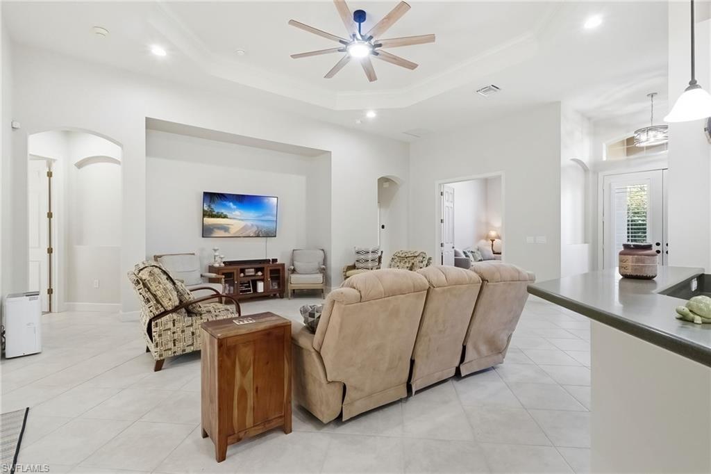 11225 Lithgow Ln Property Photo 5
