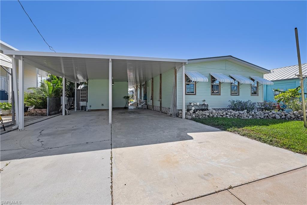 2592 York RD Property Photo 1