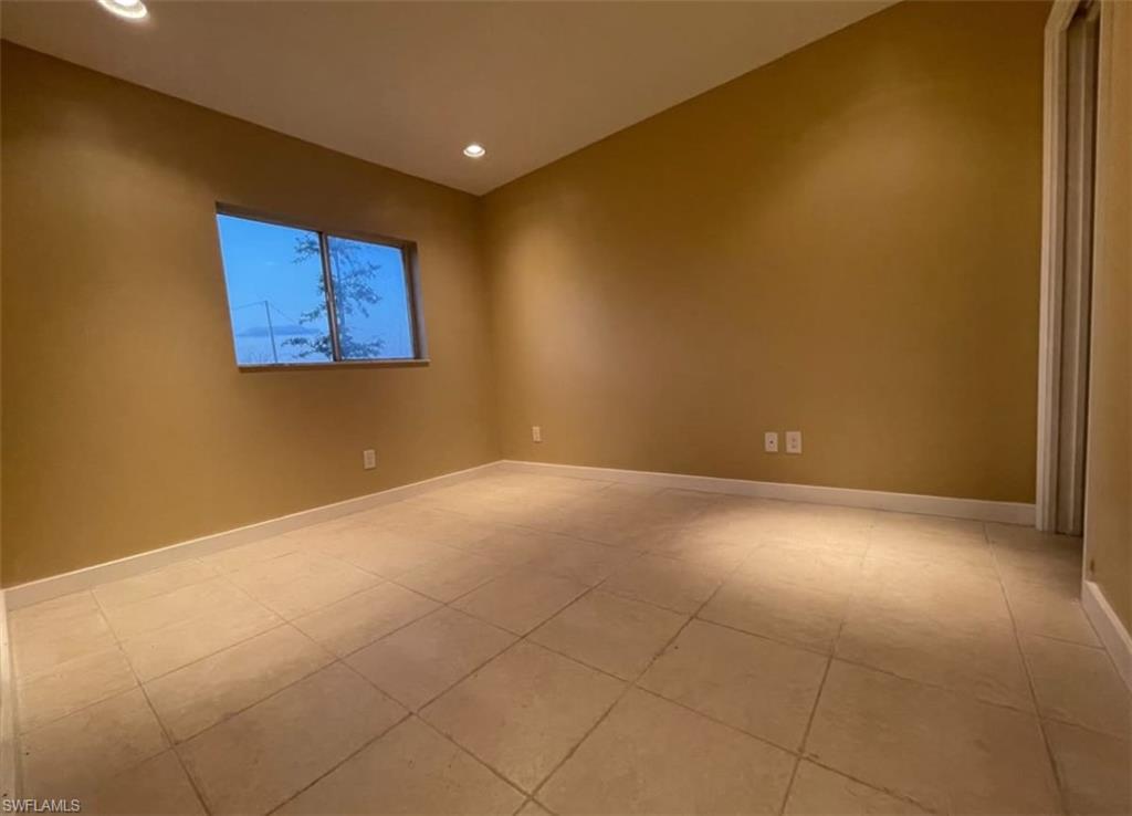 621 Joel Blvd Property Photo 12