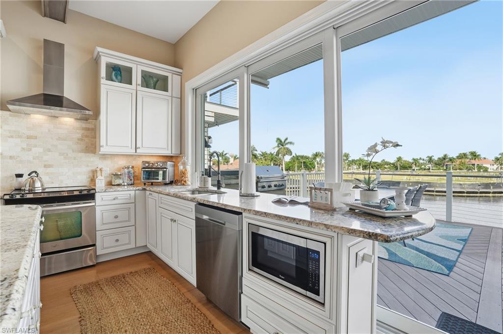 5886 Shell Cove Dr Property Photo 12
