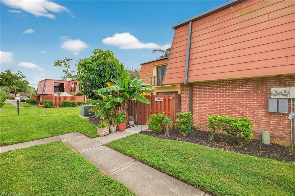 1544 Park Meadows DR # 4 Property Photo 1