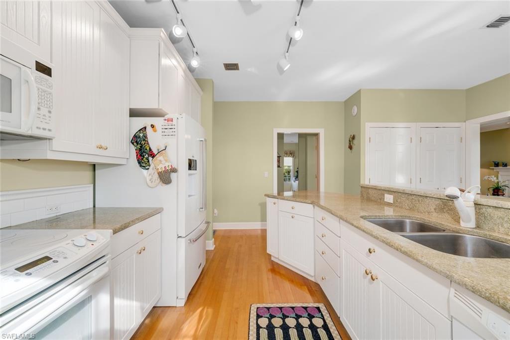 1172 Kittiwake Cir Property Photo 23