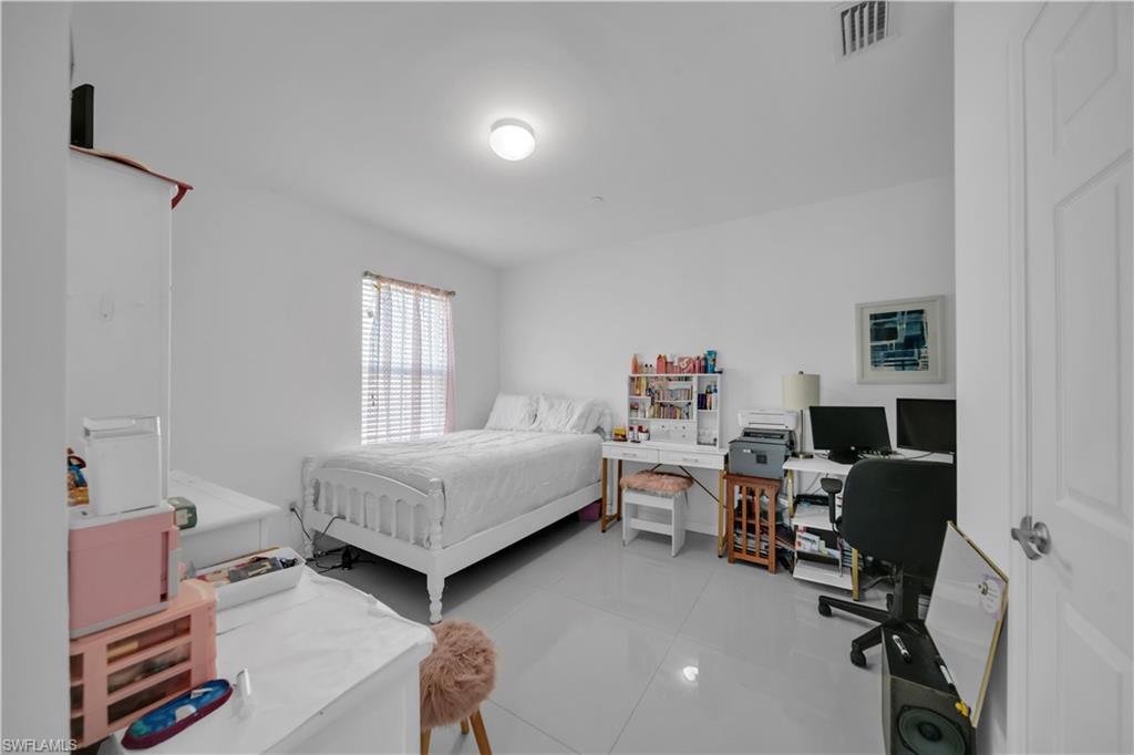 221 Sw 21st Ter Property Photo 37