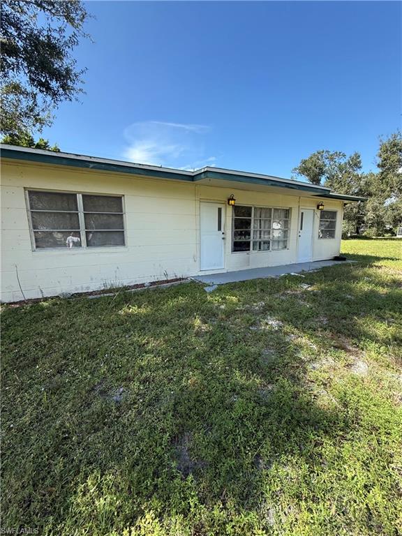 5915 Howard Ln Property Photo 2