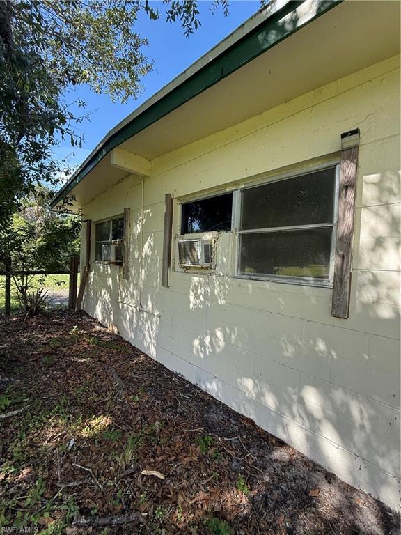 5915 Howard Ln Property Photo 4
