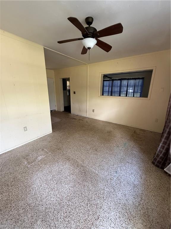 5915 Howard Ln Property Photo 5