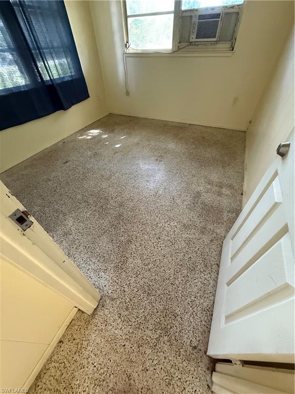 5915 Howard Ln Property Photo 6