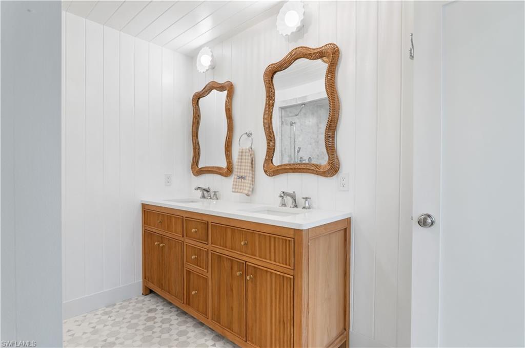 24 Beach Homes Property Photo 23