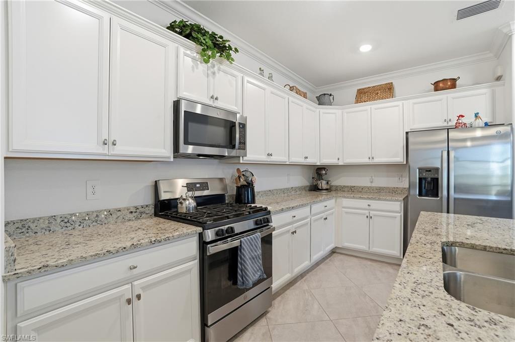 17884 Woodland Ct Property Photo 12