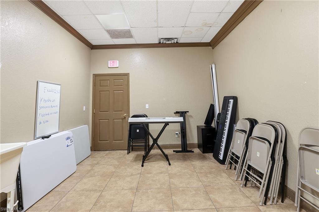 300 Leonard Blvd N 1-2 Property Photo 22
