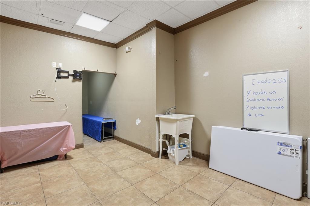300 Leonard Blvd N 1-2 Property Photo 23