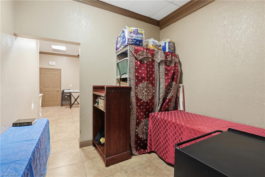 300 Leonard Blvd N 1-2 Property Photo 25