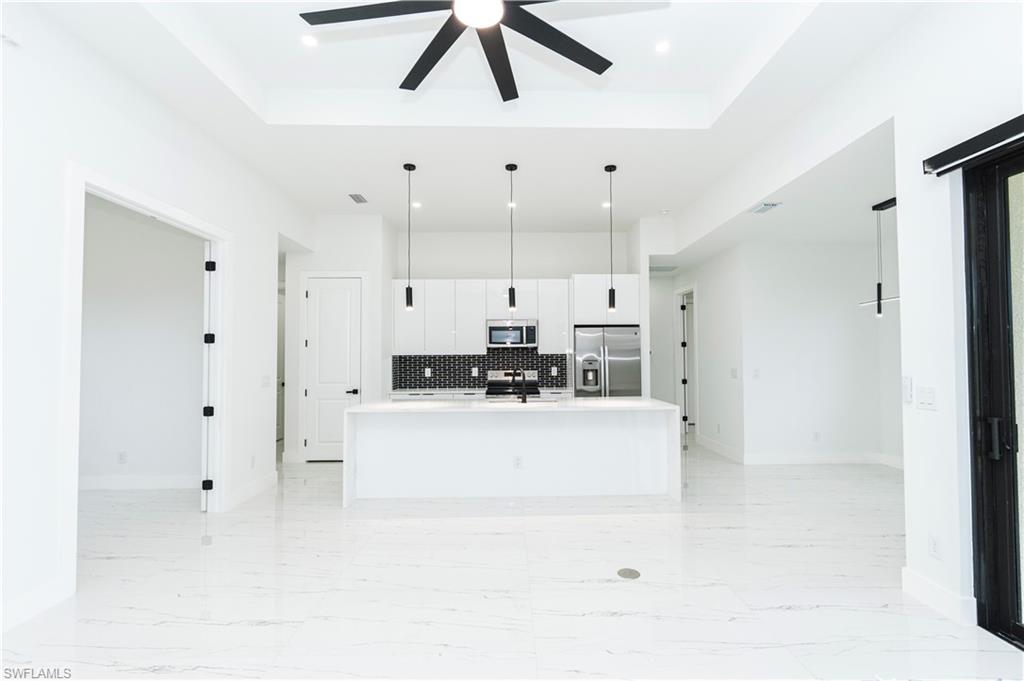 903 Ne 23rd St Property Photo 1