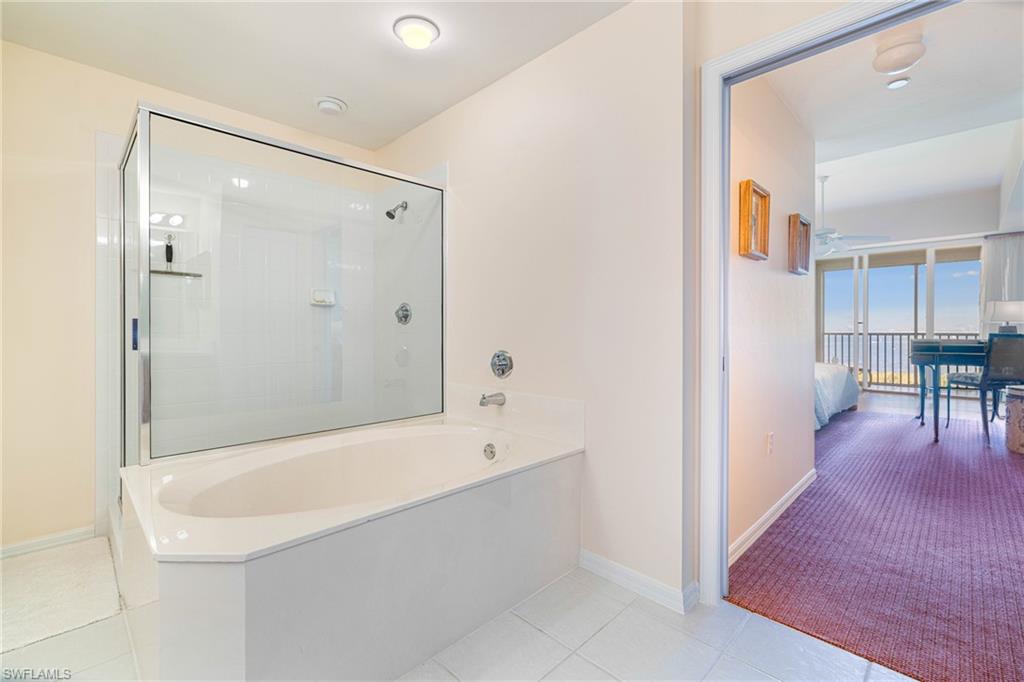 14815 Laguna Dr 702 Property Photo 20