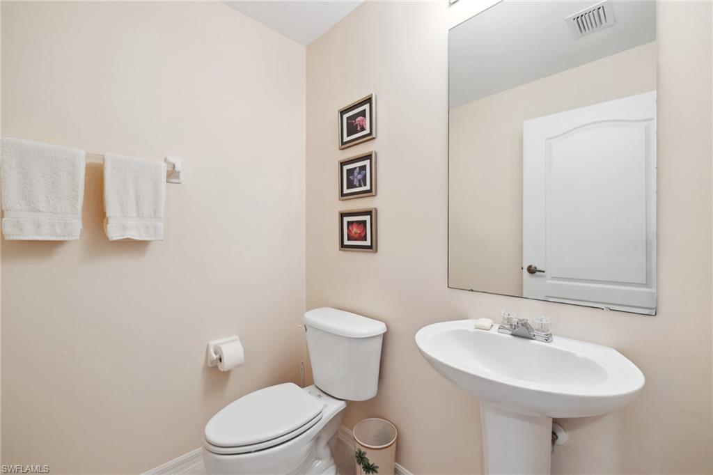 14815 Laguna Dr 702 Property Photo 34