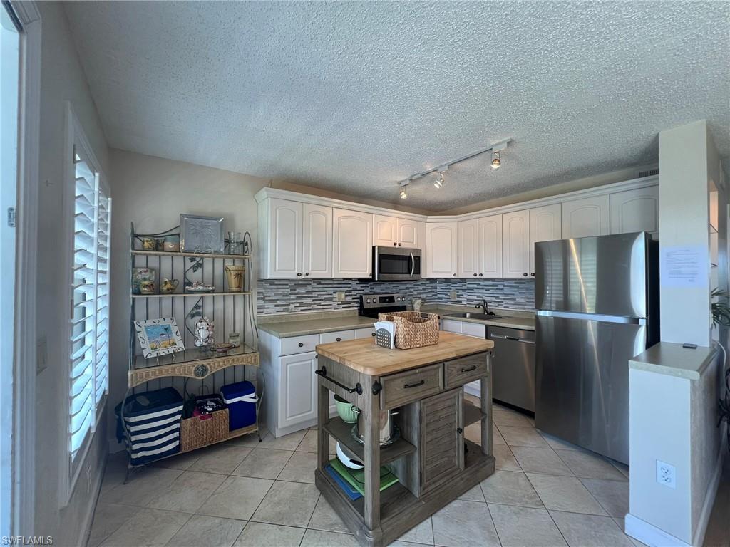 1250 Tennisplace Ct A33 Property Photo 5