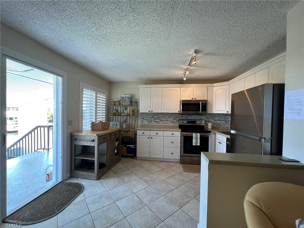 1250 Tennisplace Ct A33 Property Photo 6