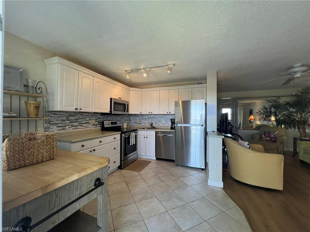 1250 Tennisplace Ct A33 Property Photo 8