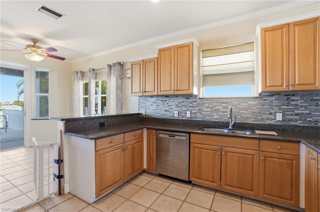1624 Emerald Cove Dr Property Photo 11