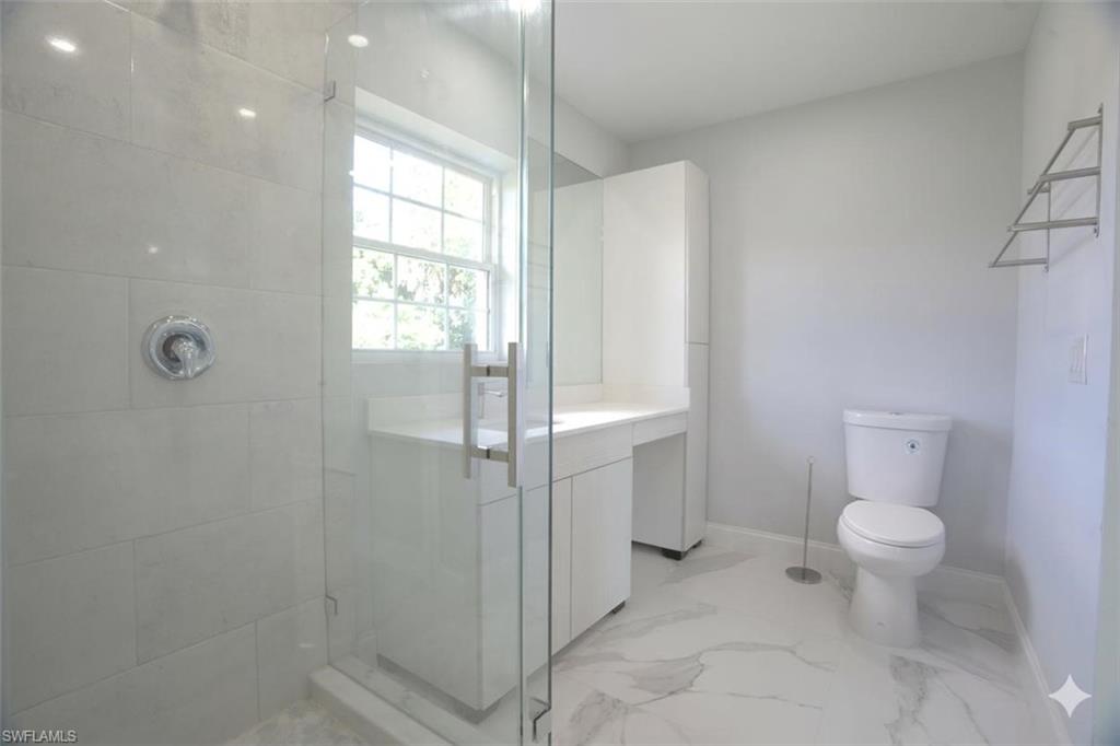 4970 Riverside Dr Property Photo 22
