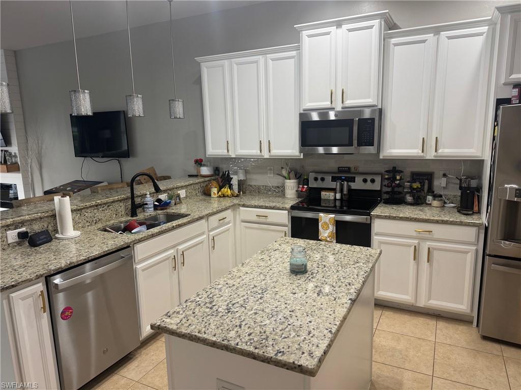 2557 Ashbury Cir Property Photo 5