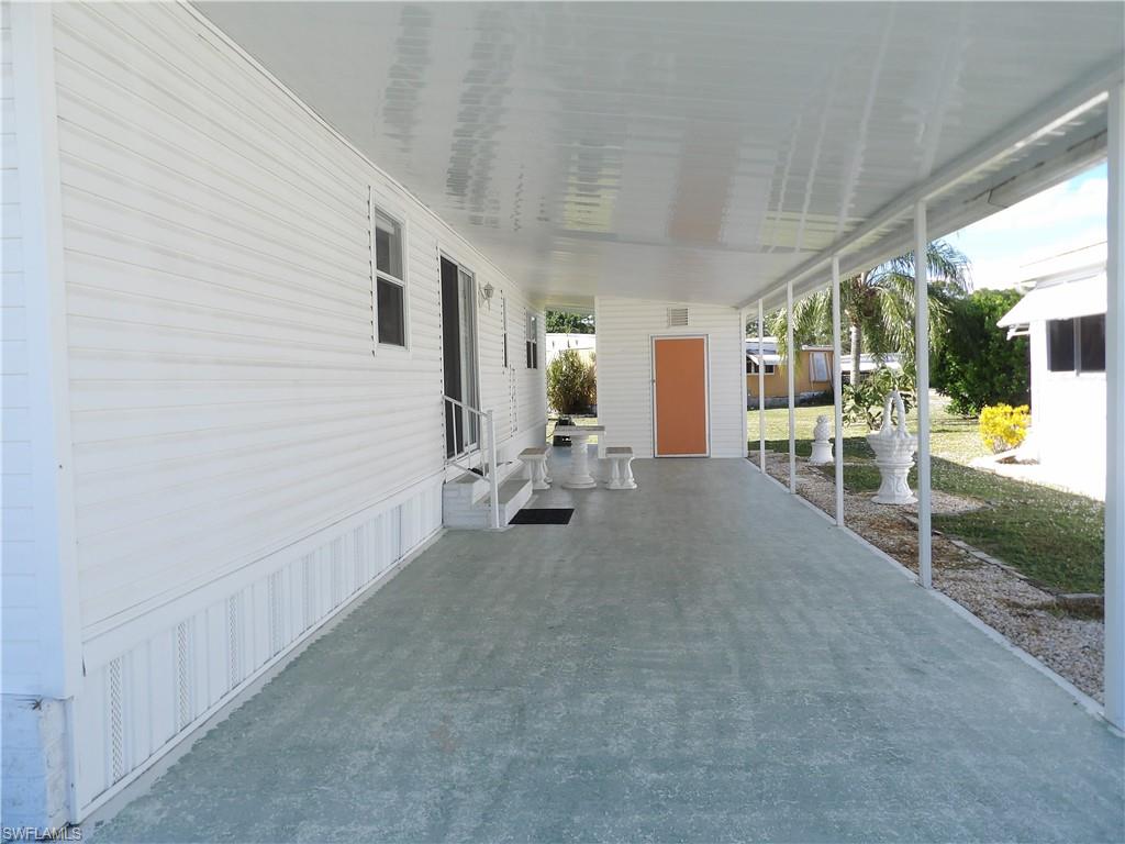301 Twig Ct N Property Photo 2