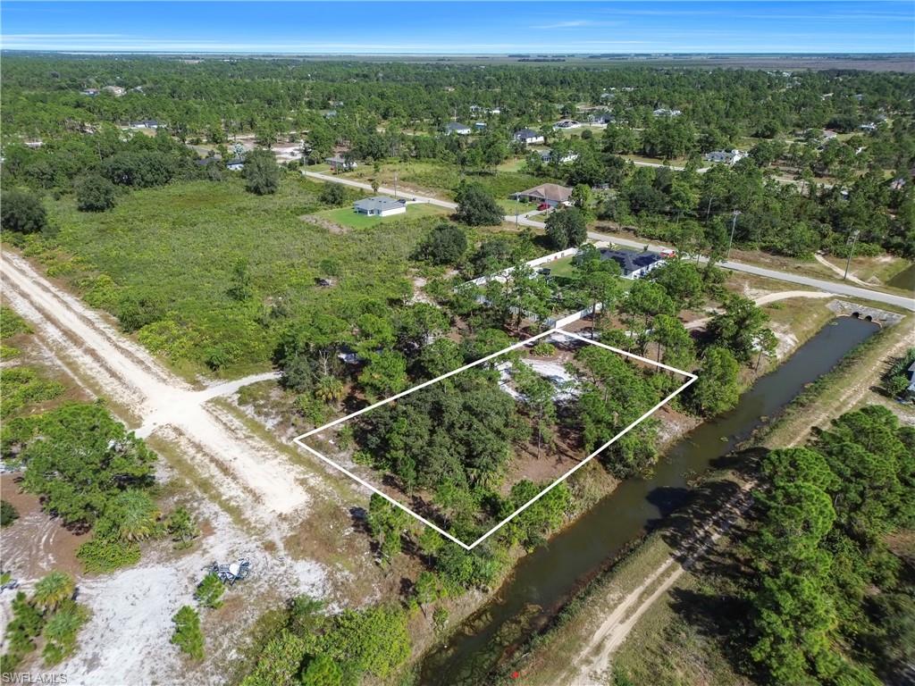 400 Scott Ave Property Photo 3