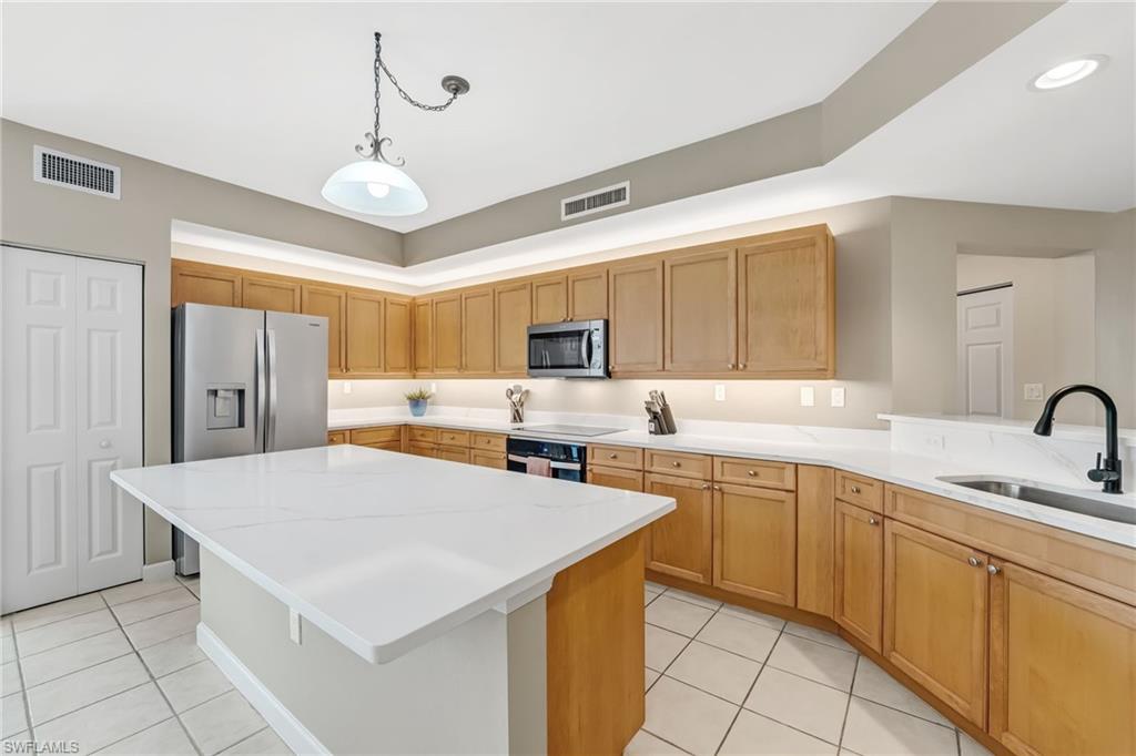 14250 Royal Harbour Ct 318 Property Photo 4