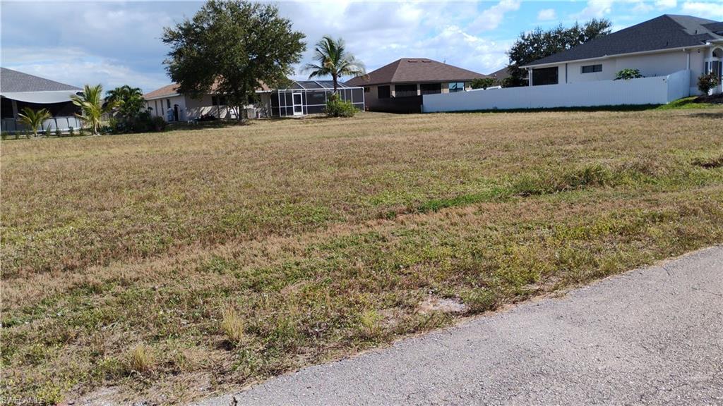 1439 Nw 37th Pl Property Photo 2