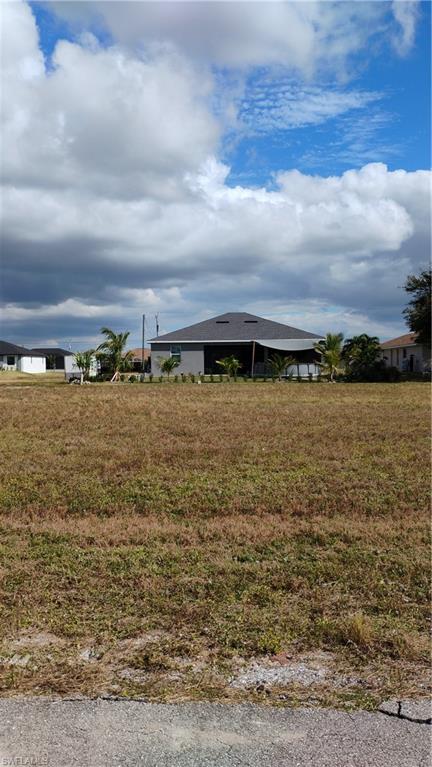 1439 Nw 37th Pl Property Photo 3