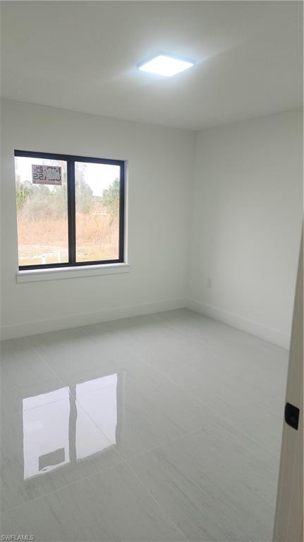2615 40th St W Property Photo 12