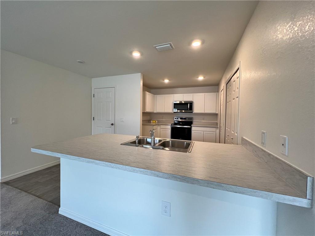3401 Ne 8th Pl Property Photo 3