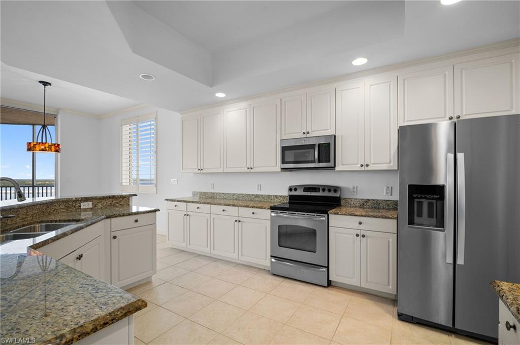 2090 W First St F2806 Property Photo 19