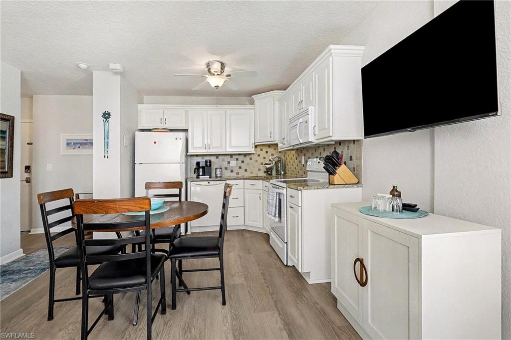 7330 Estero Blvd 906 Property Photo 4