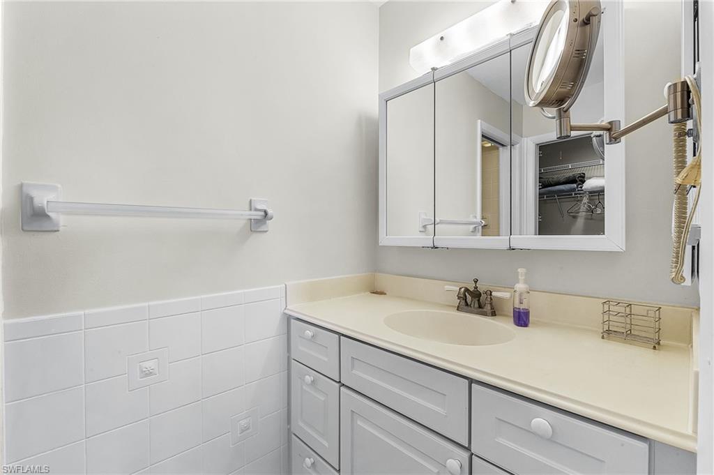 2888 Oleander St C4 Property Photo 17