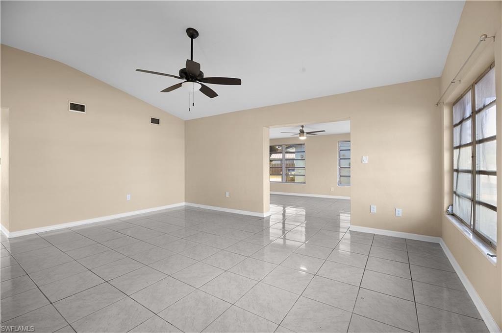 275 Lakeview Dr Property Photo 3