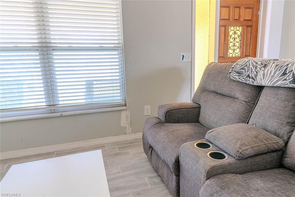 220 Albatross St Property Photo 41