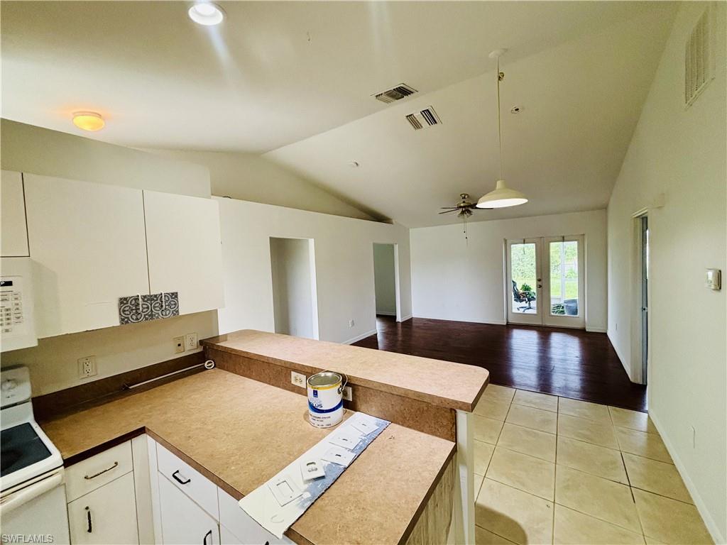 936-938 Eisenhower Blvd Property Photo 2