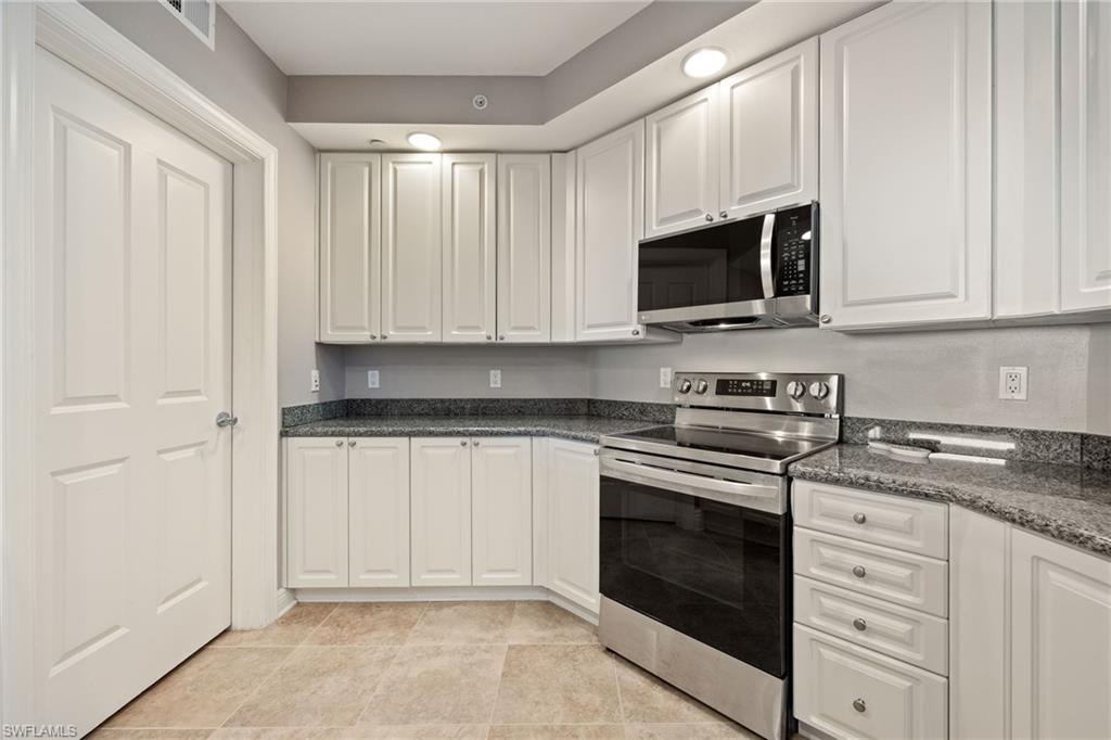 2825 Palm Beach Blvd 513 Property Photo 6