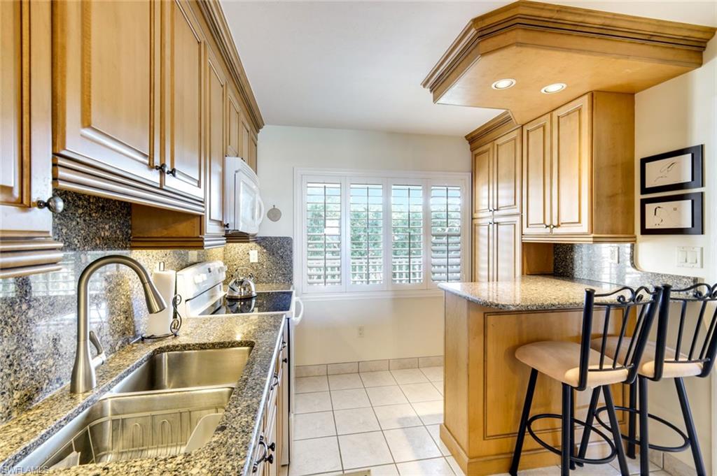 200 Periwinkle Way 214 Property Photo 13