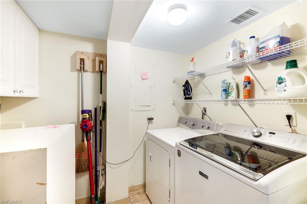 200 Periwinkle Way 214 Property Photo 28