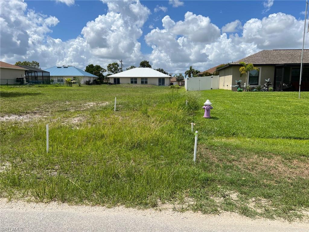 526 Ne Van Loon Ln Property Photo 2