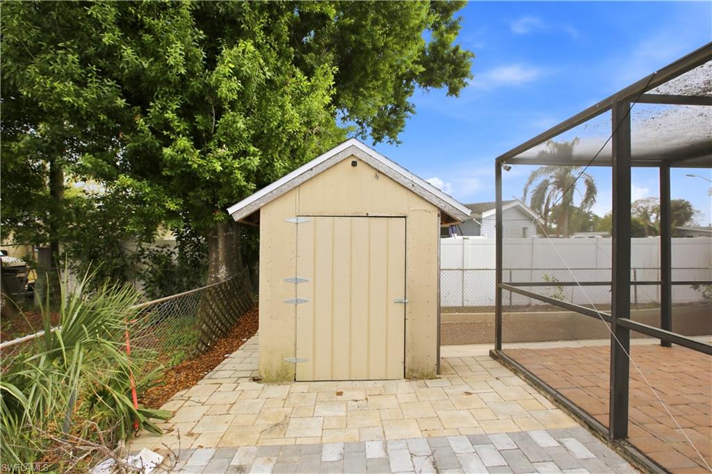 1736 Bonnie Ct Property Photo 22