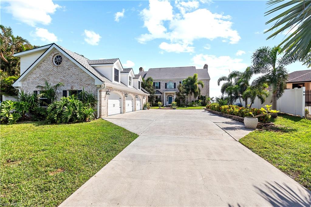 1807 Coral Cir Property Photo 2