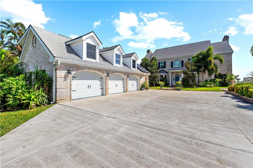 1807 Coral Cir Property Photo 3
