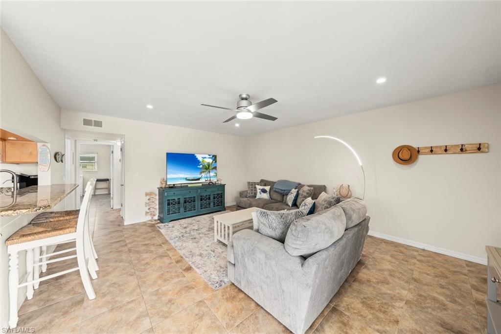 601 Periwinkle Way D5 Property Photo 16