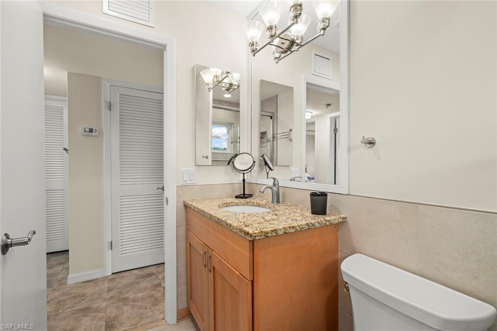 601 Periwinkle Way D5 Property Photo 28
