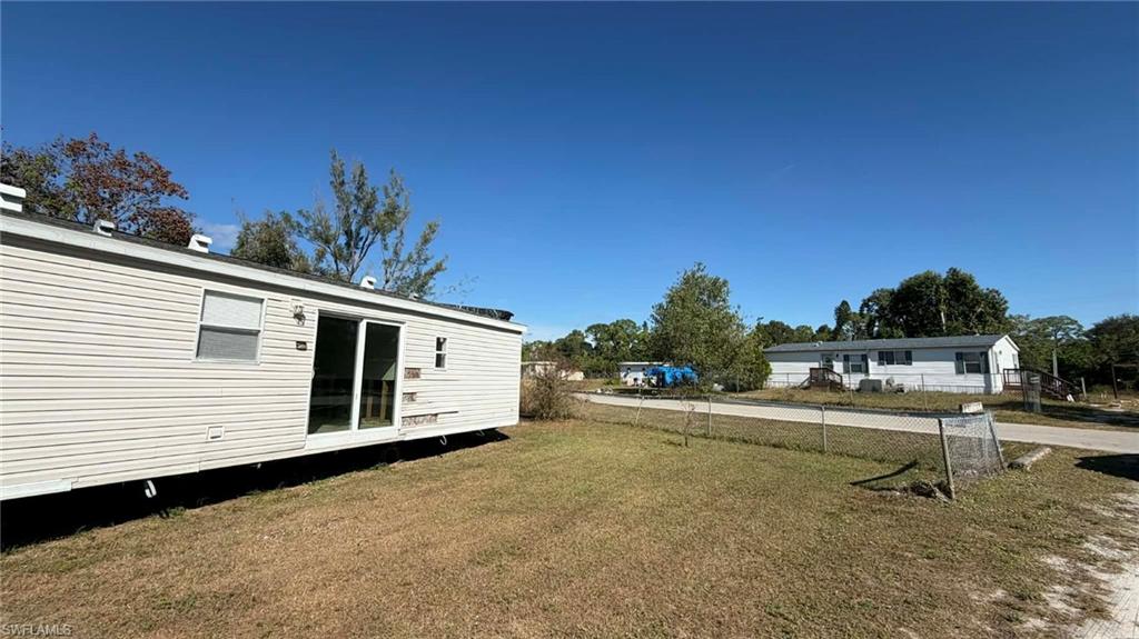 8066 Tolles Dr Property Photo 3