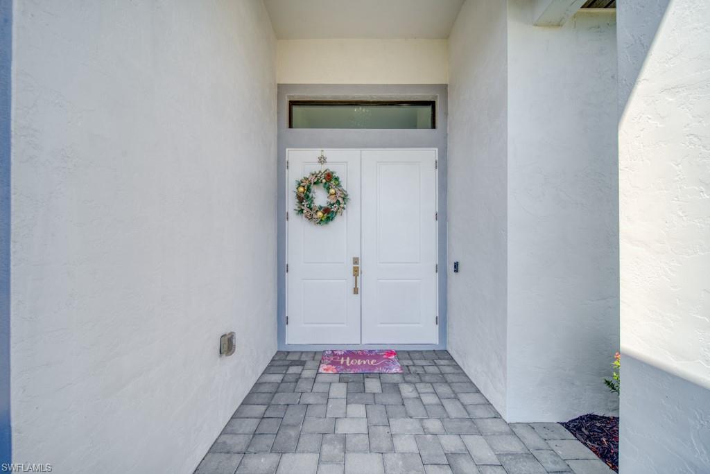 1528 Nw 24th Pl Property Photo 3