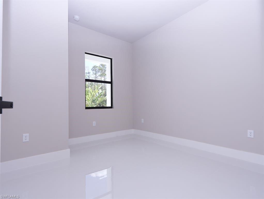 219 Greenbriar Blvd Property Photo 14